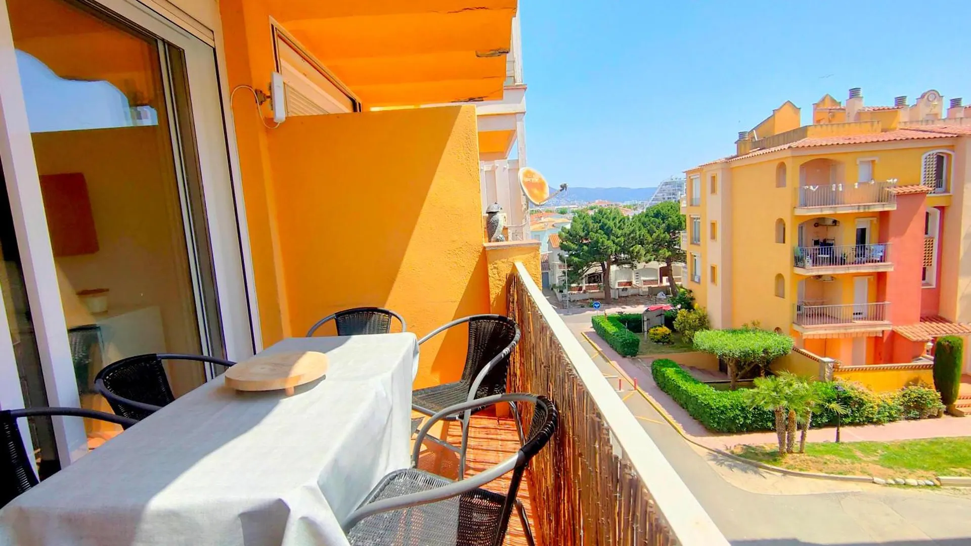 135-Apartamento En Empuriabrava Cerca Del Mar- Empurialola